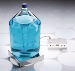 Magnetic stirrer MAXdrive with external control